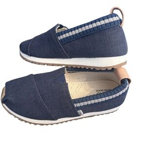 Toms Kids Slip On Sneakers - Navy Blue and Tan- NWOT Youth 12.5